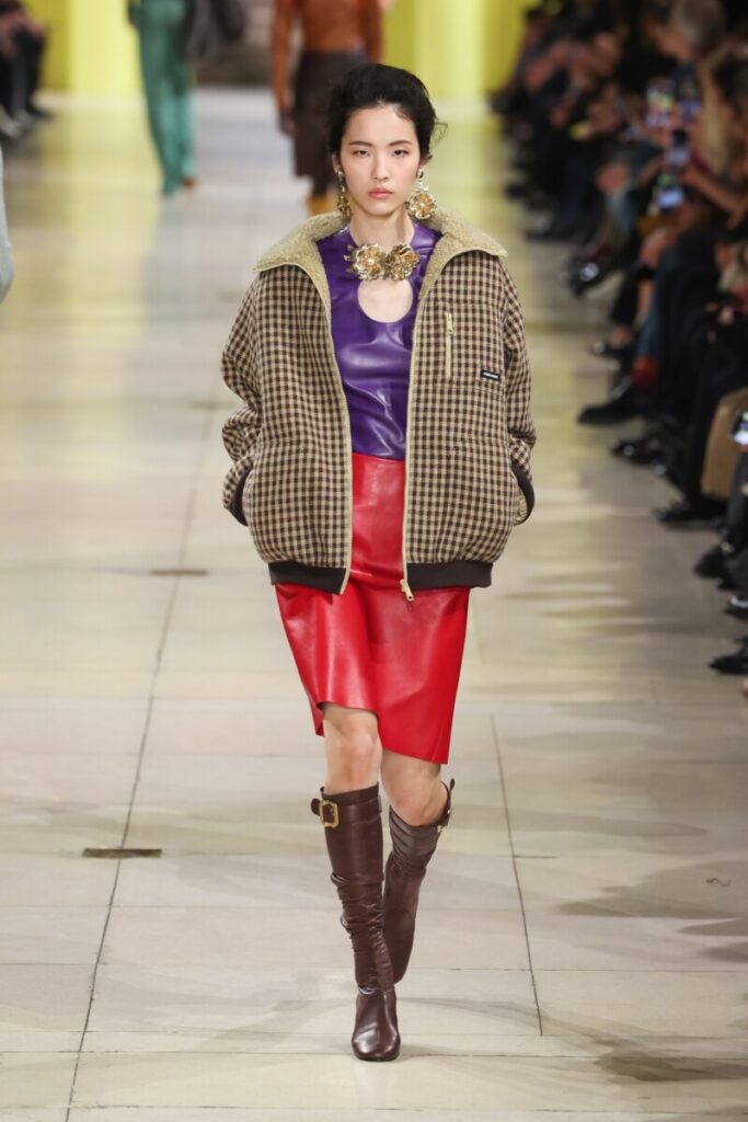 [Cizme la modă pentru toamna-iarna 2025/2026]: cu catarame