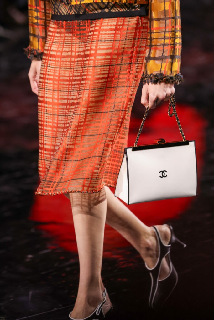 Genți de mână la modă pentru primăvara și vara 2026: genți doctor