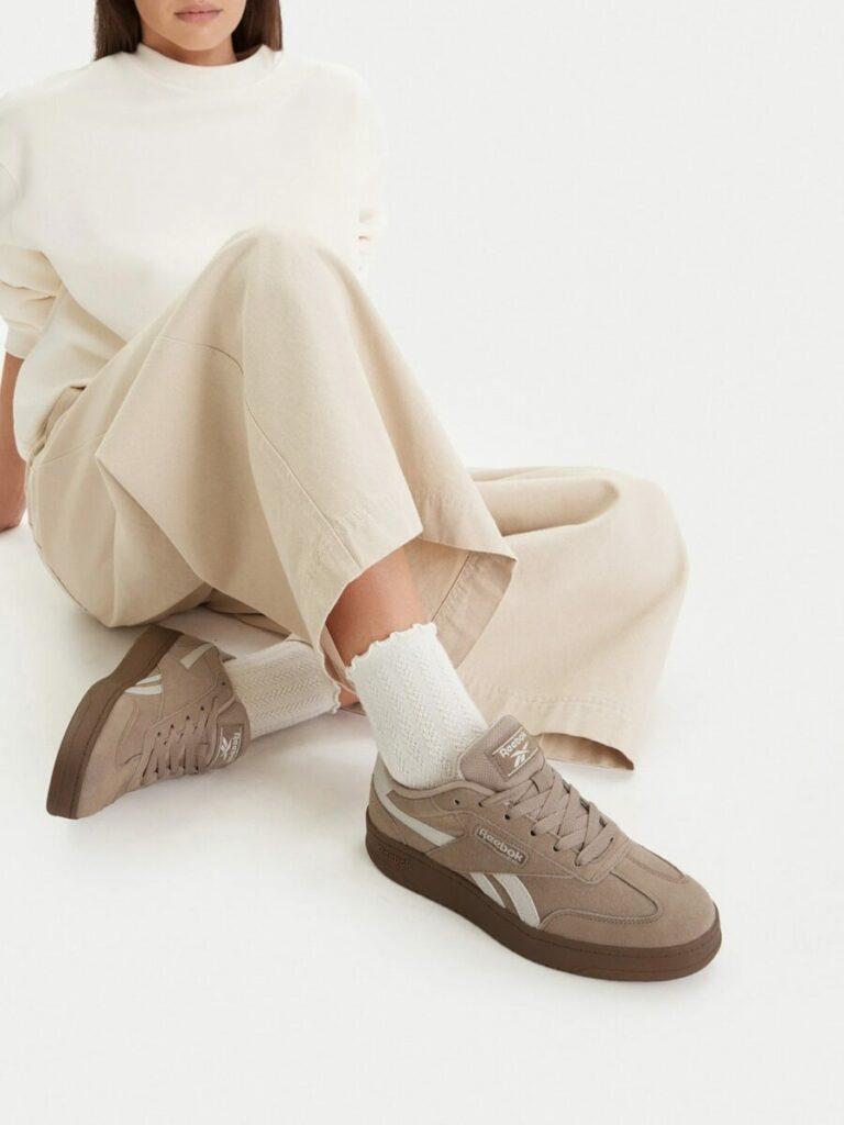 pantofi din piele de căprioară pentru femei reebok